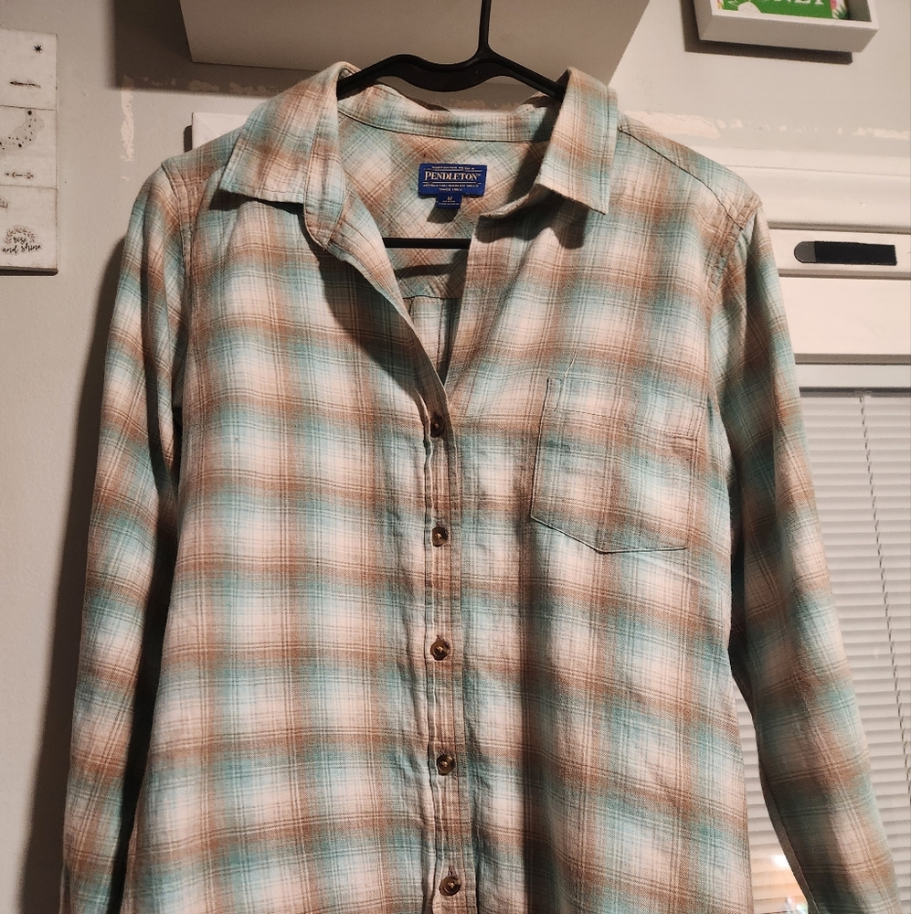 Women's Pendleton Flannel-Size: Medium